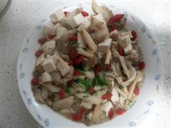 秀珍菇烩豆腐