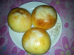 椰蓉核桃红豆甜面包