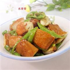 青椒酱香豆腐
