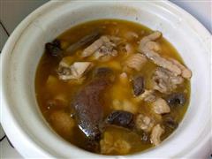 红菇老母鸡汤的热量