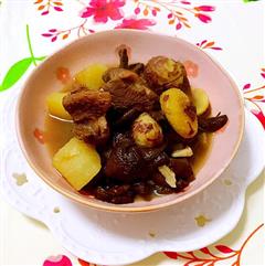 红松菇板栗炖小鸡汤