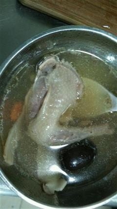 滋补鸽子汤的热量