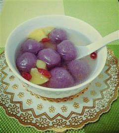 银耳紫薯水果汤圆的热量