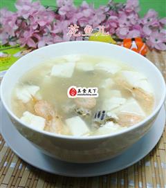 咸味虾花螺豆腐汤