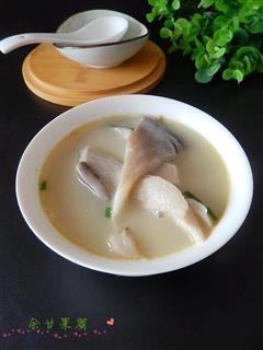 平菇豆腐鱼汤