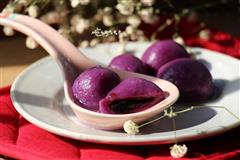 黑芝麻紫薯汤圆
