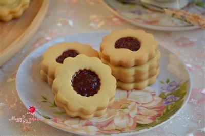 树莓夹心饼干