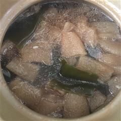竹荪海带排骨汤的热量