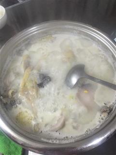 浓香椰子鸡汤