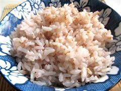红粳米饭的热量