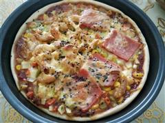 火腿腊肉虾仁披萨