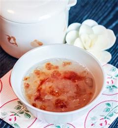 桃胶皂角米炖燕窝的热量