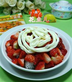 沙拉火龙果草莓