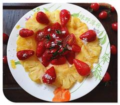 菠萝草莓果盘