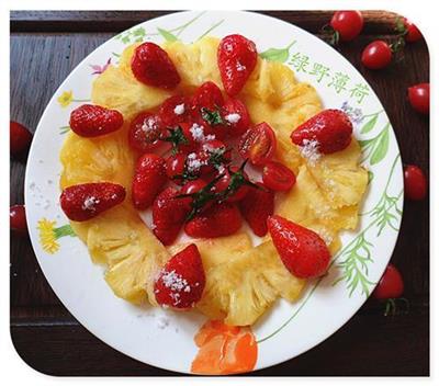 菠萝草莓果盘