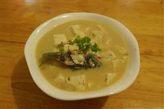 乌鱼骨豆腐汤