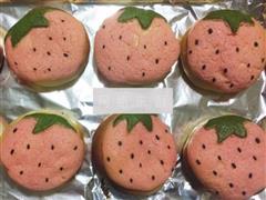 草莓奶酥菠萝包