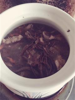 茶树菇柴鸡汤的热量