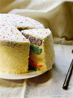 椰香彩虹蛋糕