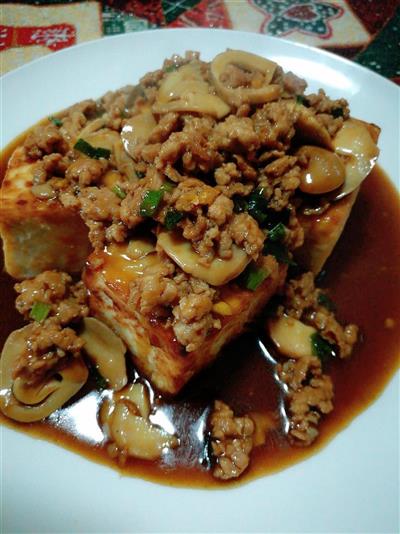 板烧豆腐烩鲜菇肉沫