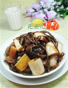 茶树菇茭白烧五花肉