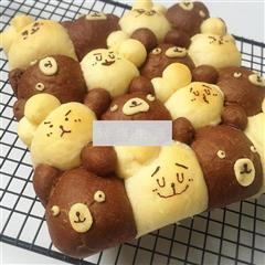 小熊兔子挤挤小面包