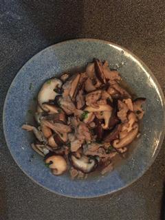 鲜香菇炒肉丝
