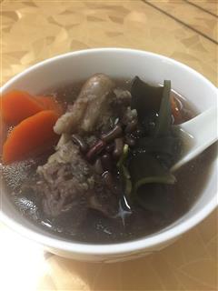 黑豆海带节煲猪骨汤