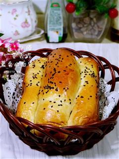 烤肠面包卷