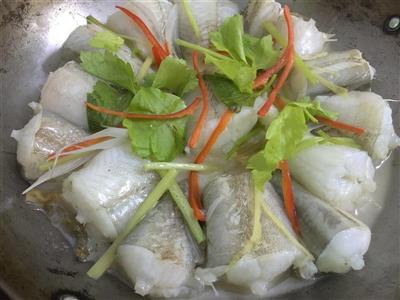 冬菜焖豆腐鱼