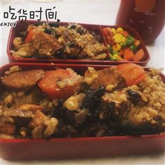 鸡肉蘑菇煲仔饭