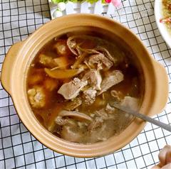 猪舌茶树菇汤