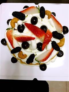 草莓蓝莓水果蛋糕