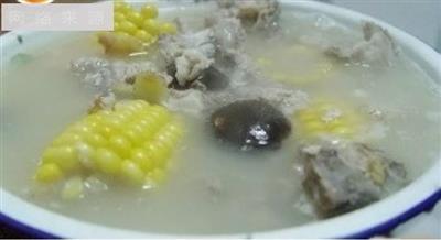 粟米香菇排骨汤