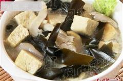 冬季的营养素汤-海带豆腐汤