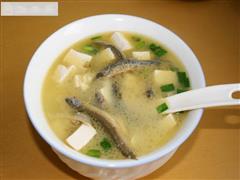 泥鳅豆腐汤