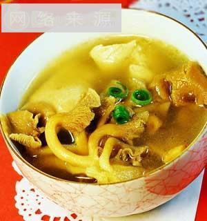 黄蘑鸡汤
