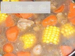粟米胡萝卜煲猪尾