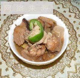冻豆腐香菇鸡翅煲