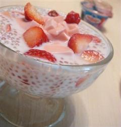 奶香草莓布丁西米露