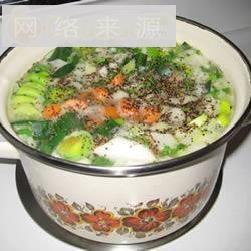 鸡肉蔬菜浓汤