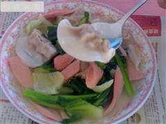 蔬菜火腿汤水饺