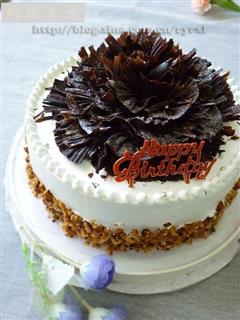 “花样的年华”生日蛋糕-巧克力铲花装饰