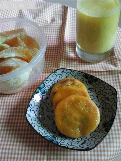 营养的早餐-南瓜饼+玉米汁