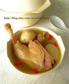 芋艿枸杞鸭子汤的热量