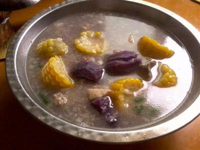 紫薯玉米排骨汤
