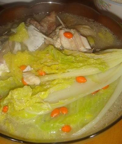 鱼头枸杞菜芯汤