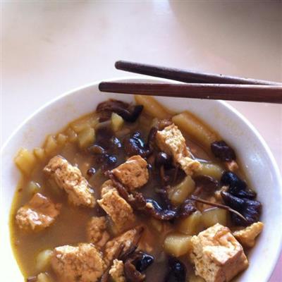 莜面饸捞蘸山药蘑菇豆腐