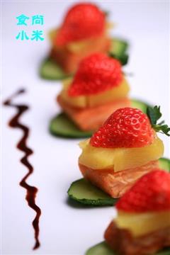 草莓菠萝三文鱼