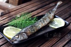 日式美味烤秋刀鱼